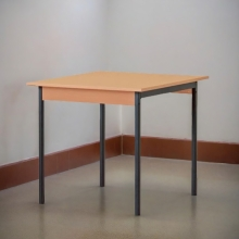 Стол обеденный